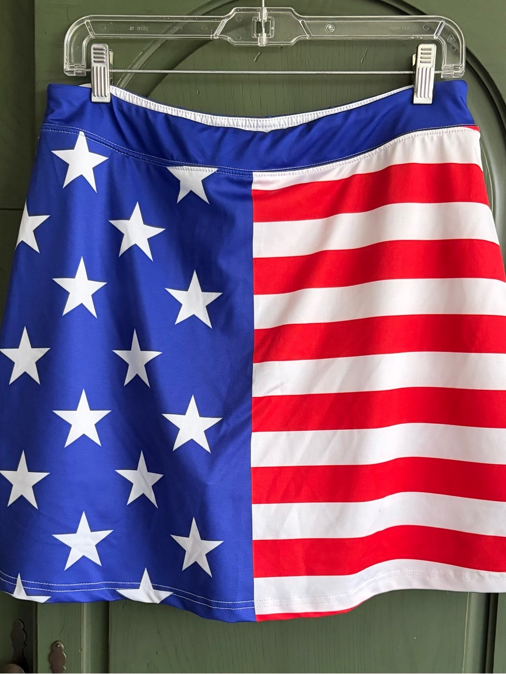 Women’s Athletic Skort in Red, White & Blue Stars & Stripes, size XL. W/shorts